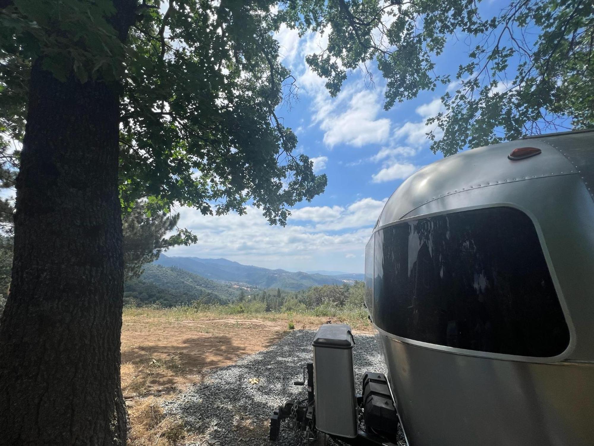 Modern Airstream With Amazing View - 10 To 15 Minutes From Kings Canyon National Park Dunlap エクステリア 写真