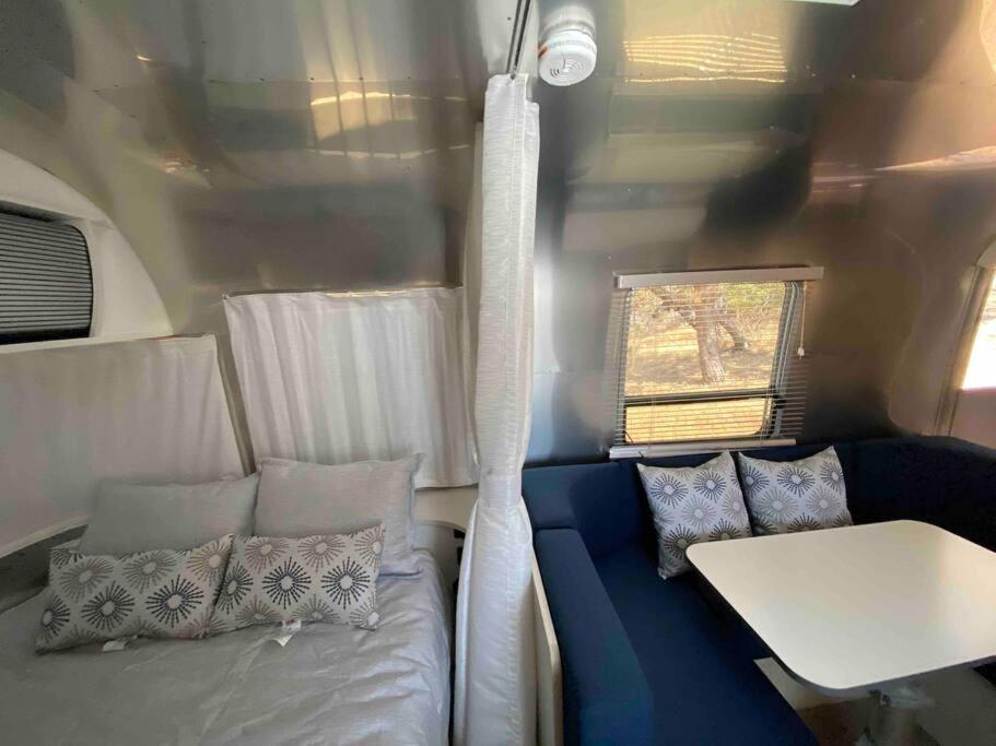 Modern Airstream With Amazing View - 10 To 15 Minutes From Kings Canyon National Park Dunlap エクステリア 写真