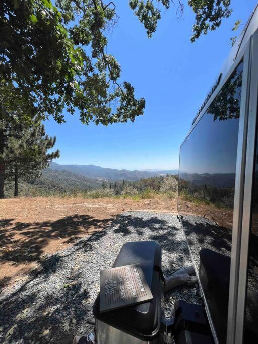 Modern Airstream With Amazing View - 10 To 15 Minutes From Kings Canyon National Park Dunlap エクステリア 写真