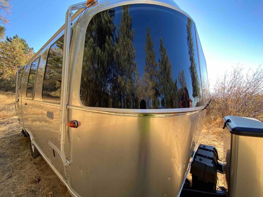 Modern Airstream With Amazing View - 10 To 15 Minutes From Kings Canyon National Park Dunlap エクステリア 写真